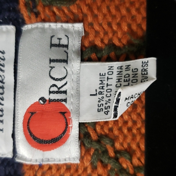 VINTAGE AUTUMN LEAF SWEATER - Picture 2 of 11